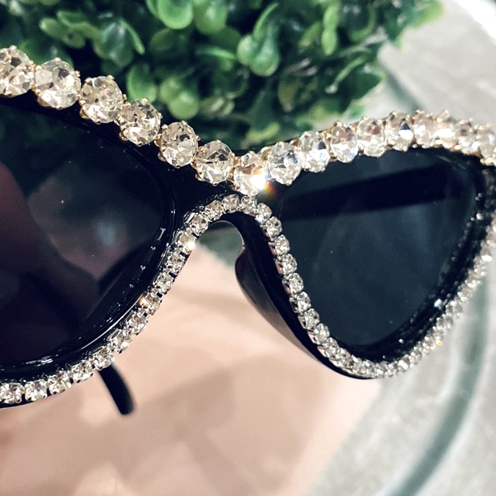 Rhinestone Cat Eye Sunglasses in Black ~ Brand New - Picture 3 of 8